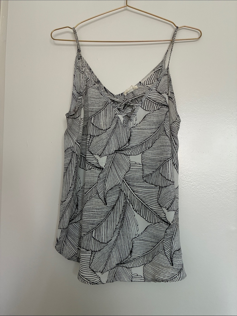 Women's Black & White Leaf-Print Spaghetti Strap Tank Top